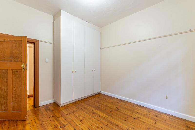 2 Bedroom Property for Sale in Vredehoek Western Cape